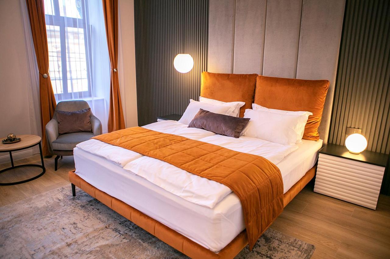 House Of Charles Hotel Carei Ngoại thất bức ảnh