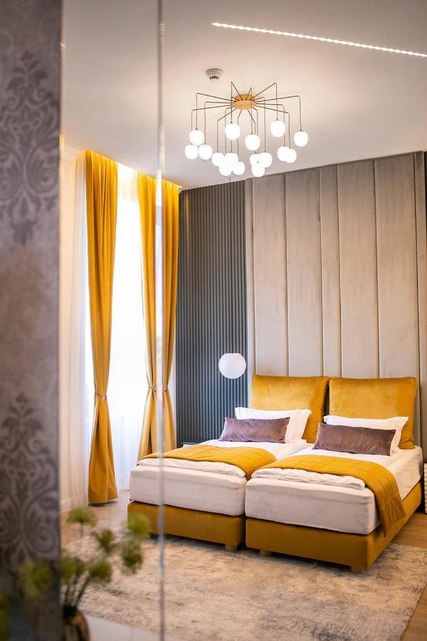 House Of Charles Hotel Carei Ngoại thất bức ảnh