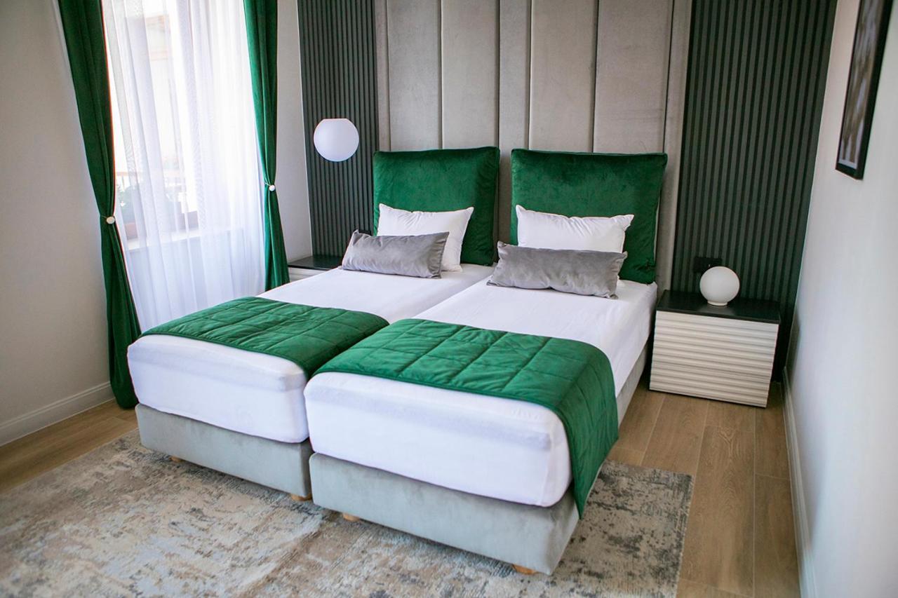 House Of Charles Hotel Carei Ngoại thất bức ảnh